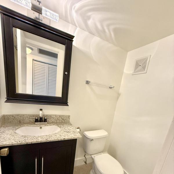  Condo & Townhome Photos