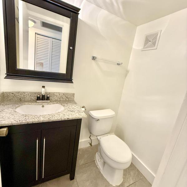  Condo & Townhome Photos