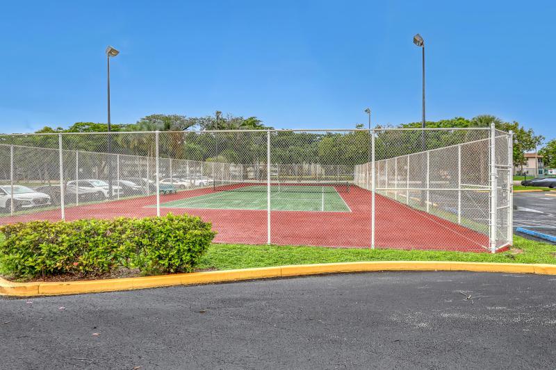  Condo & Townhome Photos