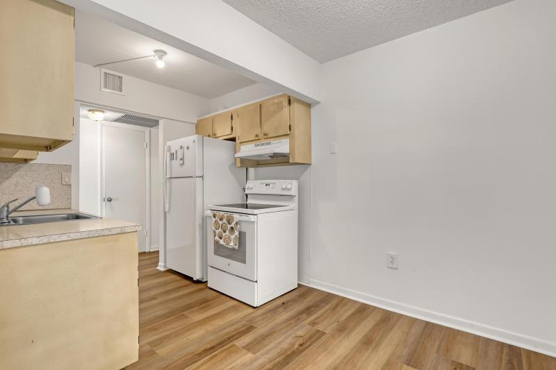  Condo & Townhome Photos
