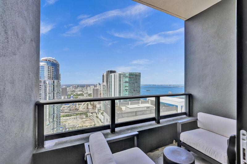  Condo & Townhome Photos
