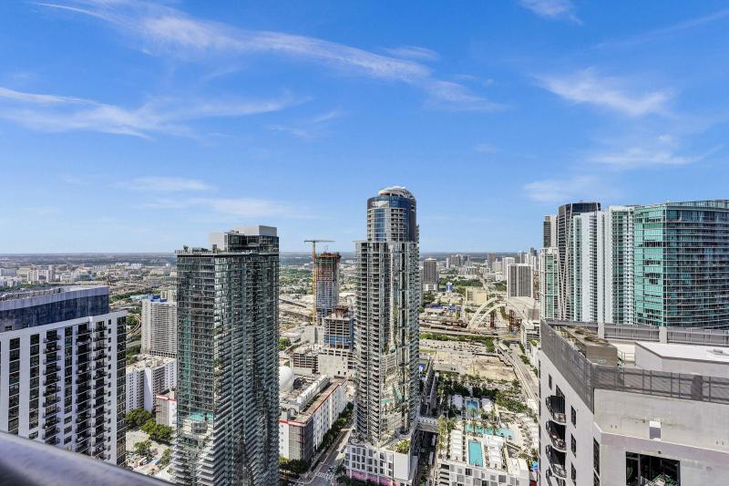  Condo & Townhome Photos