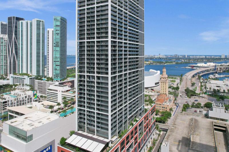  Condo & Townhome Photos