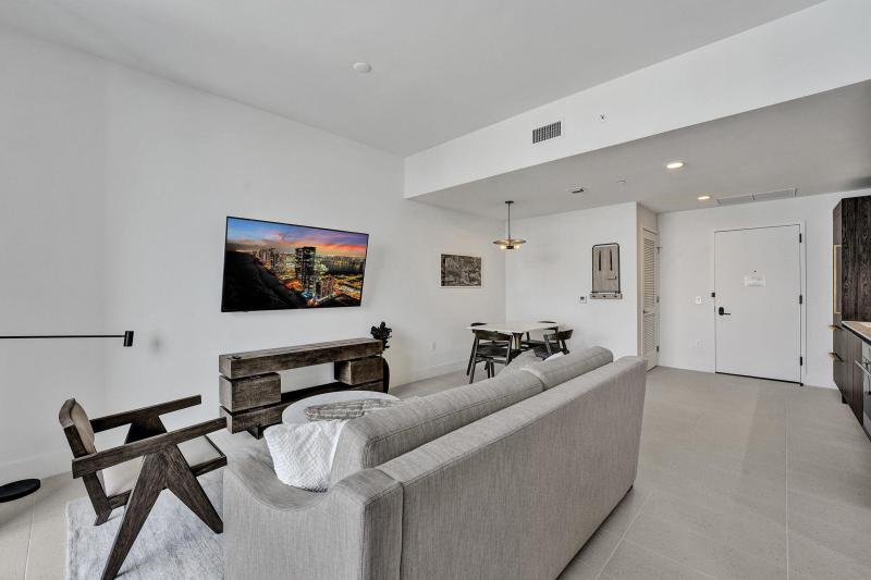  Condo & Townhome Photos