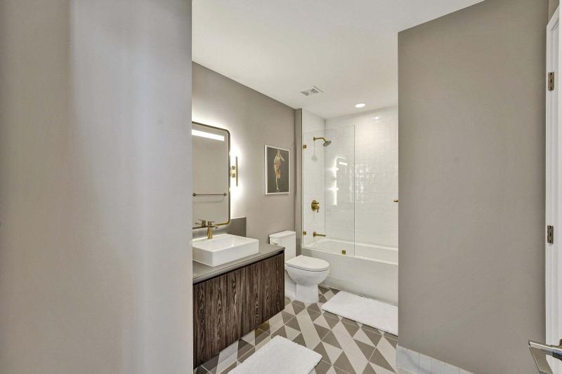  Condo & Townhome Photos