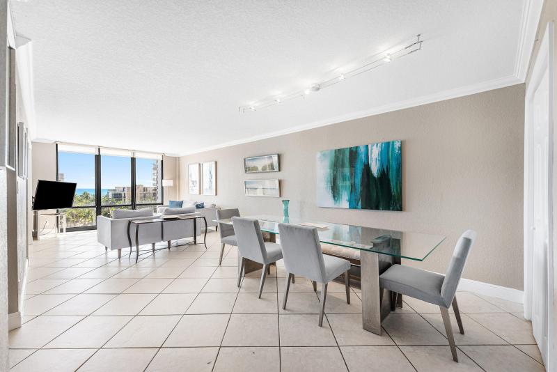  Condo & Townhome Photos