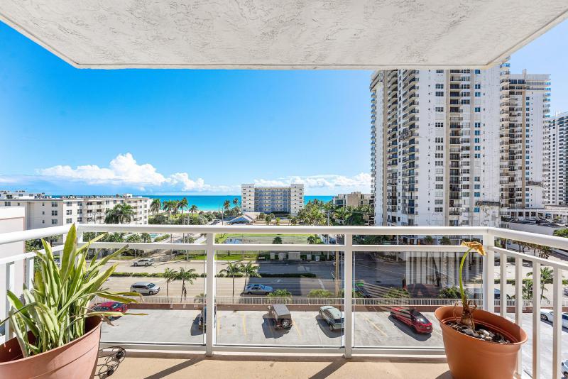  Condo & Townhome Photos