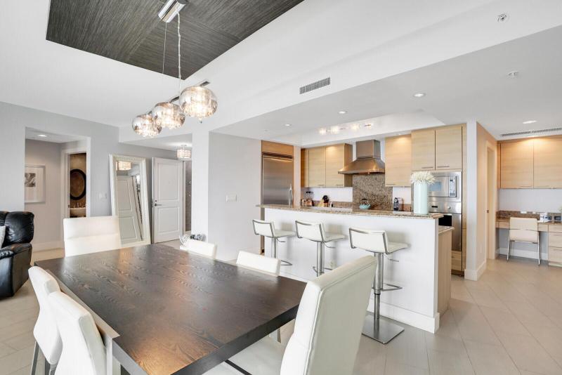  Condo & Townhome Photos