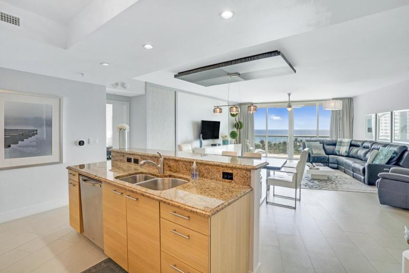  Condo & Townhome Photos