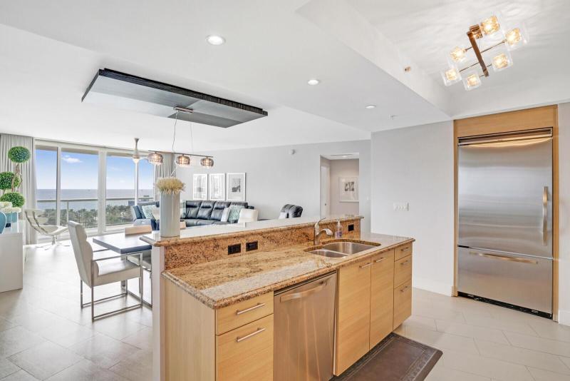  Condo & Townhome Photos