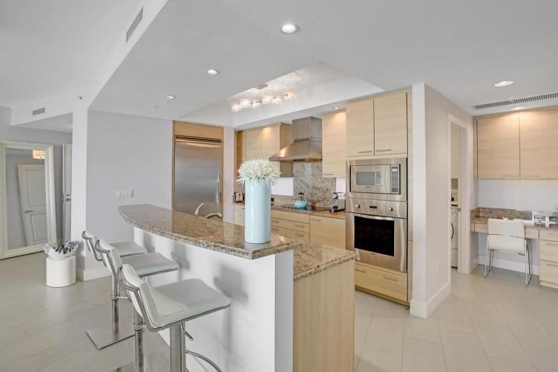  Condo & Townhome Photos