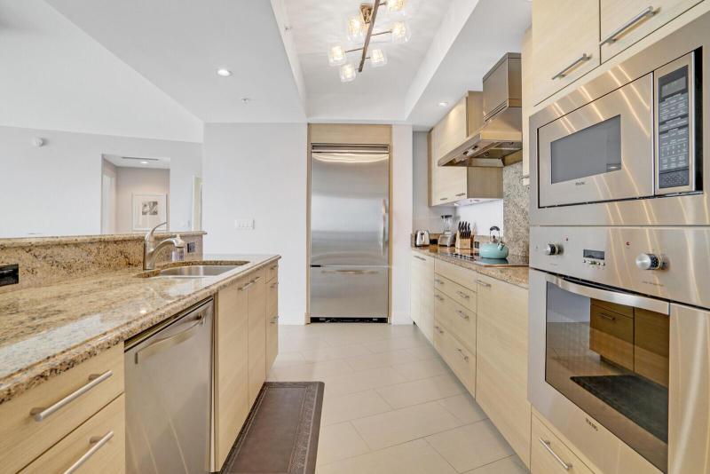  Condo & Townhome Photos