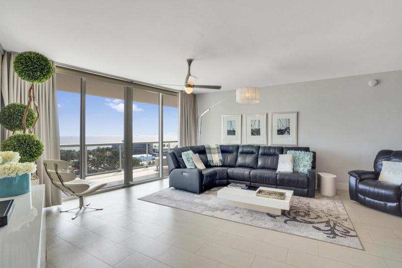  Condo & Townhome Photos