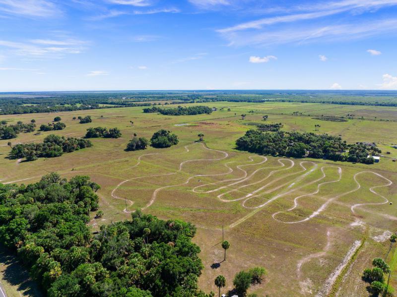  Commercial & Industrial Land Images 