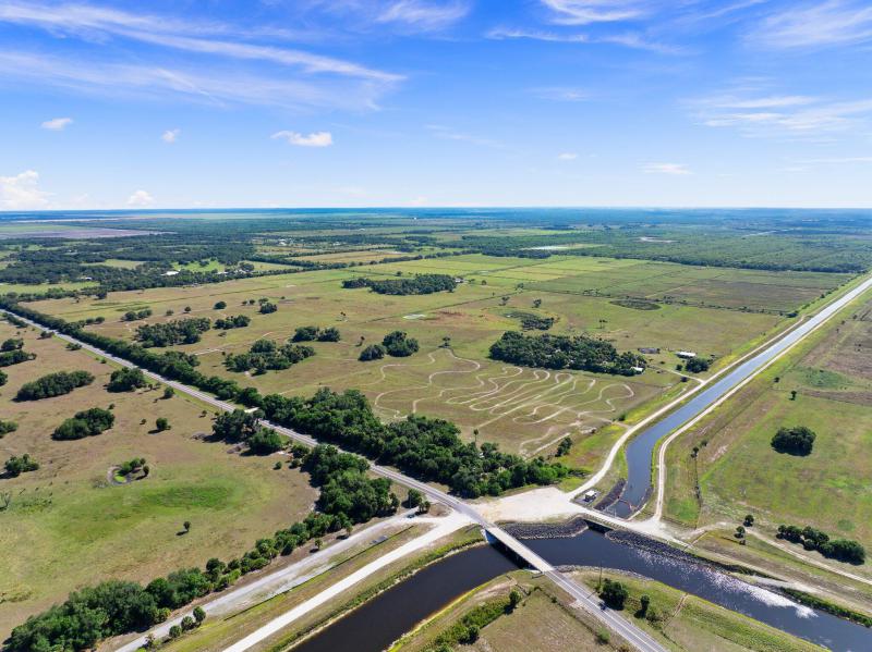  Commercial & Industrial Land Images 