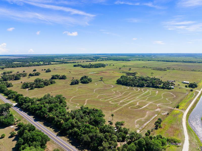  Commercial & Industrial Land Images 
