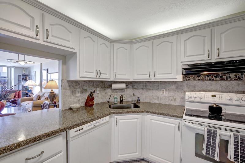  Condo & Townhome Photos