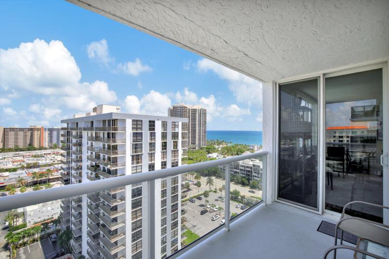  Condo & Townhome Photos