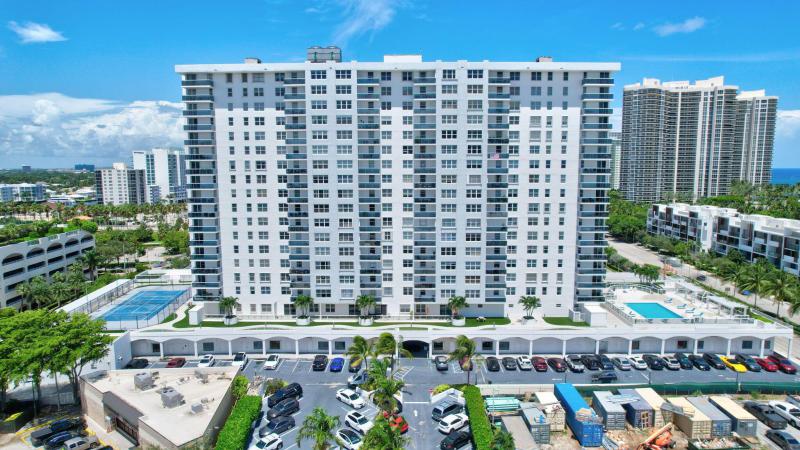  Condo & Townhome Photos