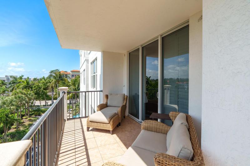  Condo & Townhome Photos
