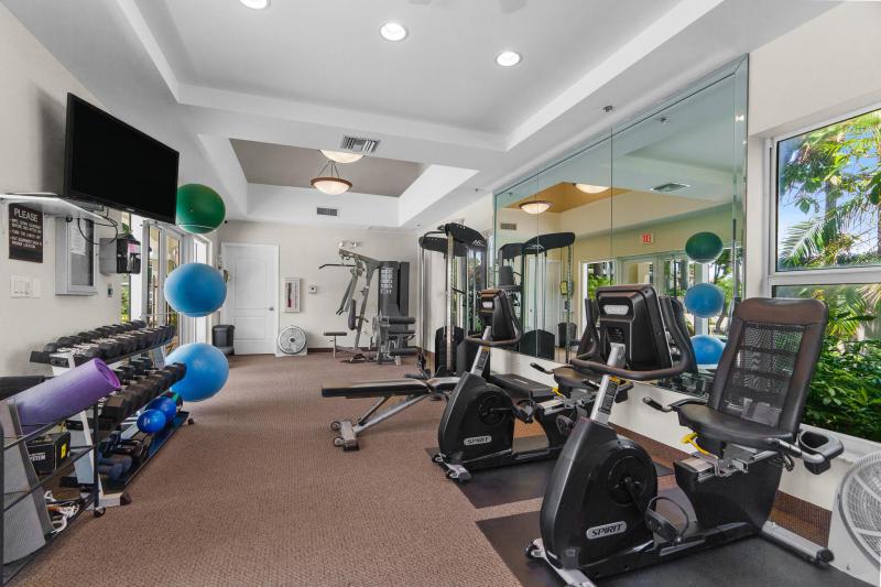  Condo & Townhome Photos