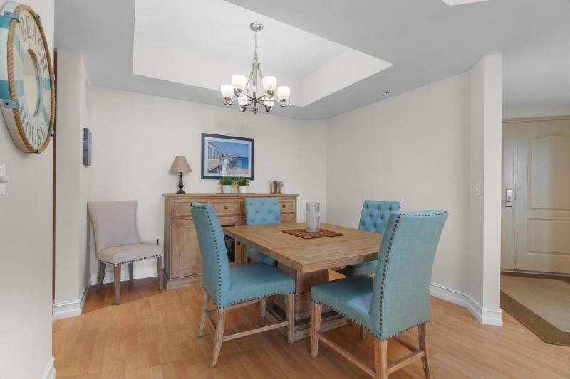  Condo & Townhome Photos