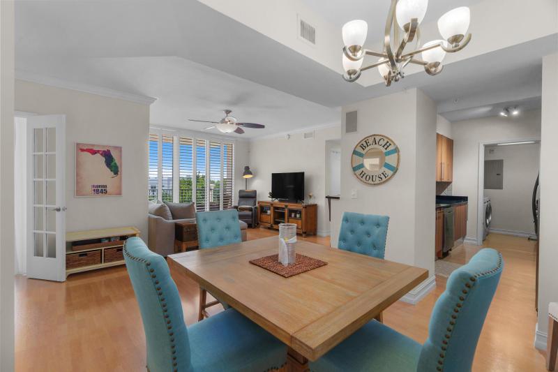  Condo & Townhome Photos
