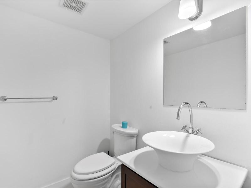  Condo & Townhome Photos