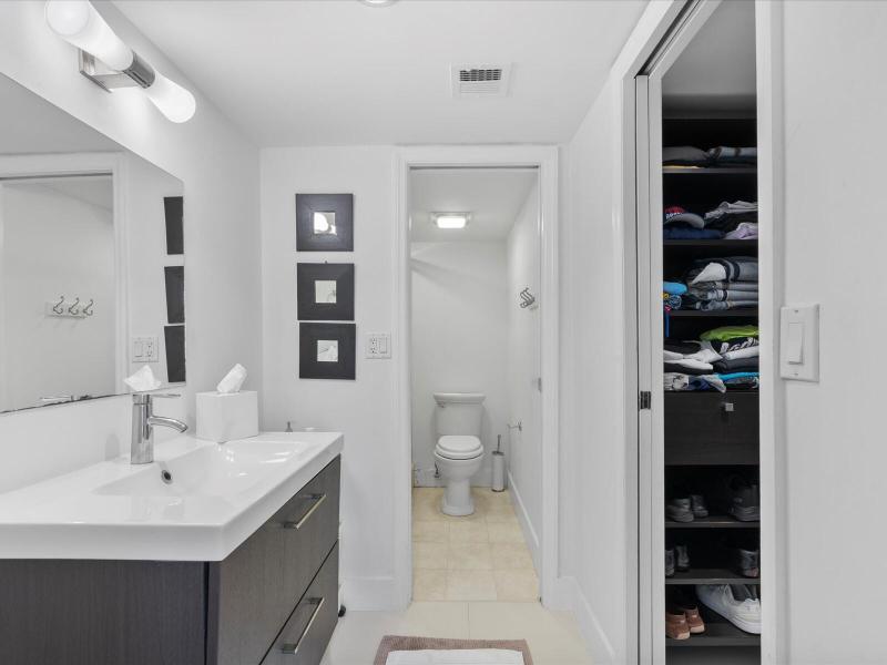  Condo & Townhome Photos