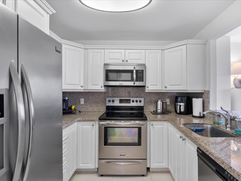  Condo & Townhome Photos