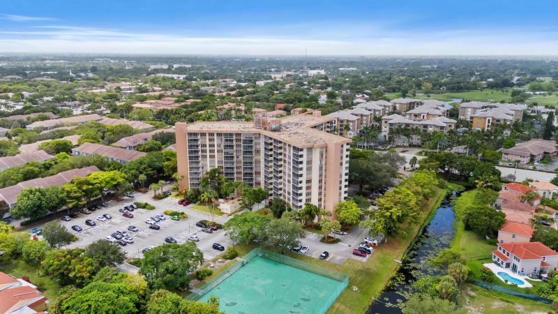  Condo & Townhome Photos