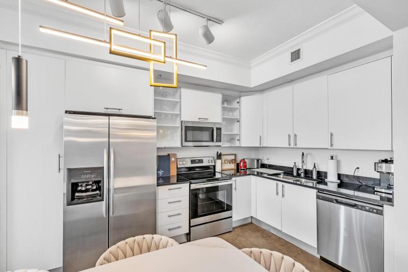  Condo & Townhome Photos