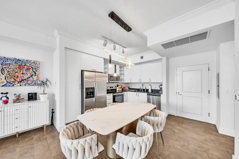  Condo & Townhome Photos