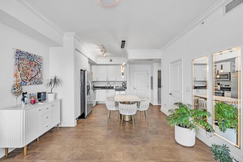  Condo & Townhome Photos