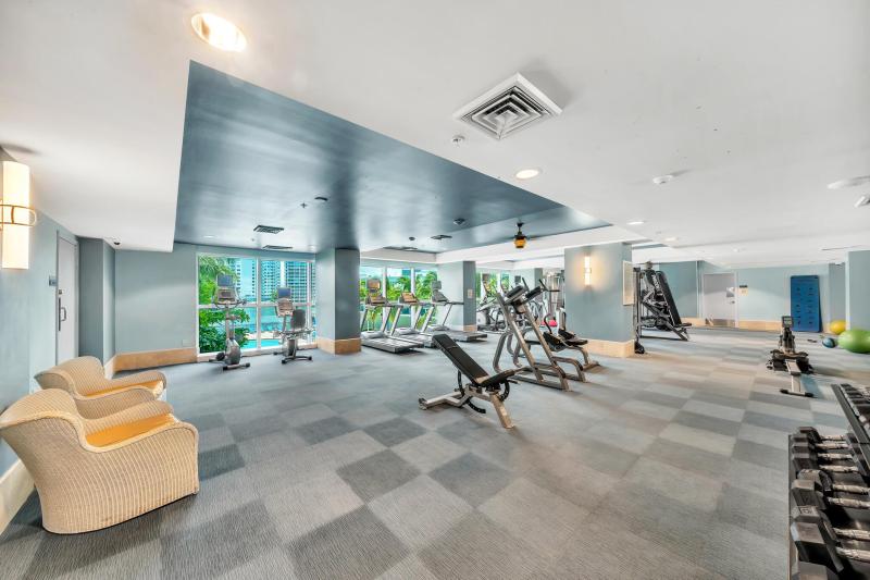 Condo & Townhome Photos