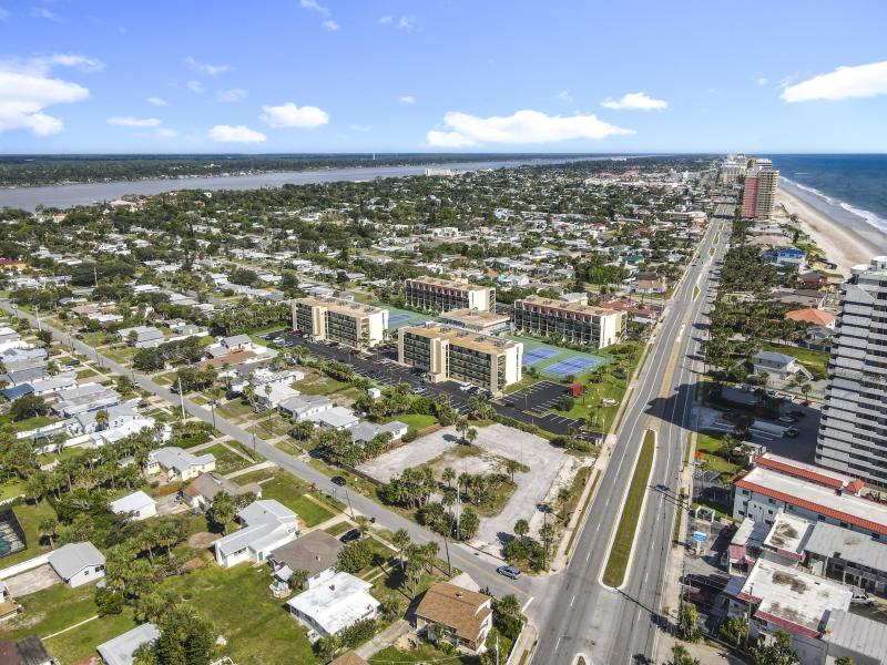  Commercial & Industrial Land Images 