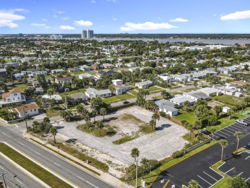  Commercial & Industrial Land Images 