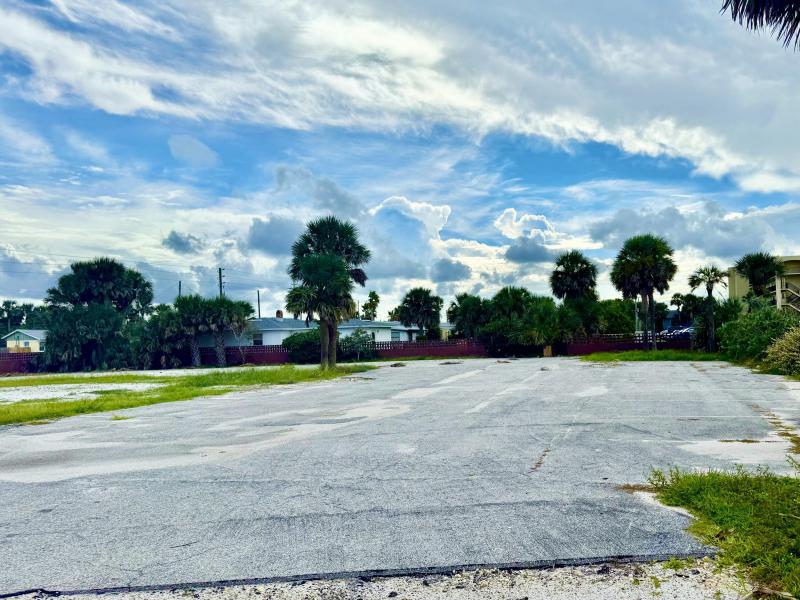  Commercial & Industrial Land Images 