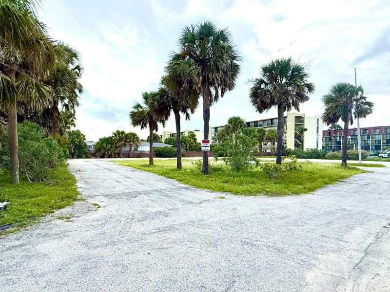  Commercial & Industrial Land Images 