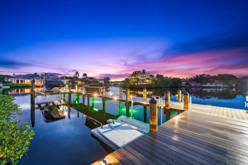  Single Family Homes Photo 9:  Jupiter,  FL 33458
