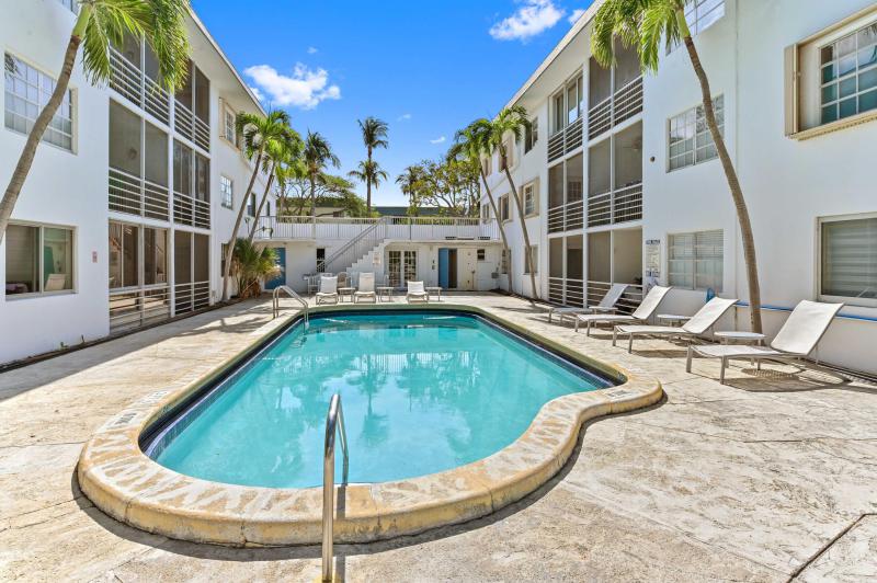  Condo & Townhome Photos