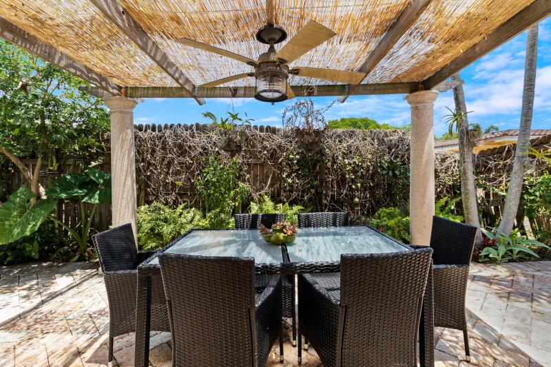  Single Family Homes Photo 48:  Fort Lauderdale,  FL 33308