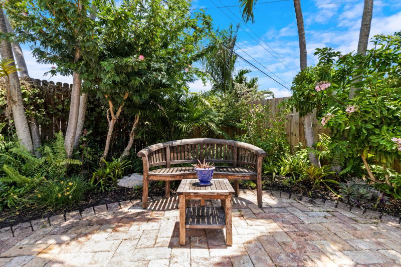  Single Family Homes Photo 52:  Fort Lauderdale,  FL 33308