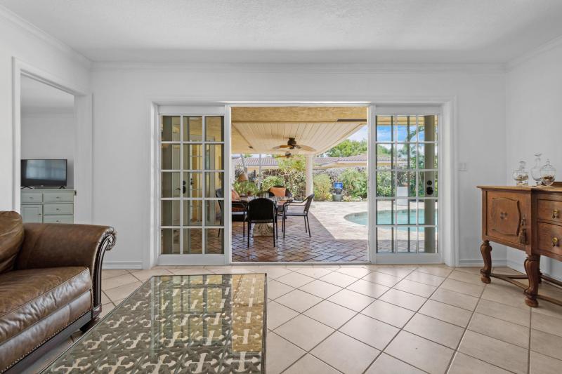  Single Family Homes Photo 6:  Fort Lauderdale,  FL 33308