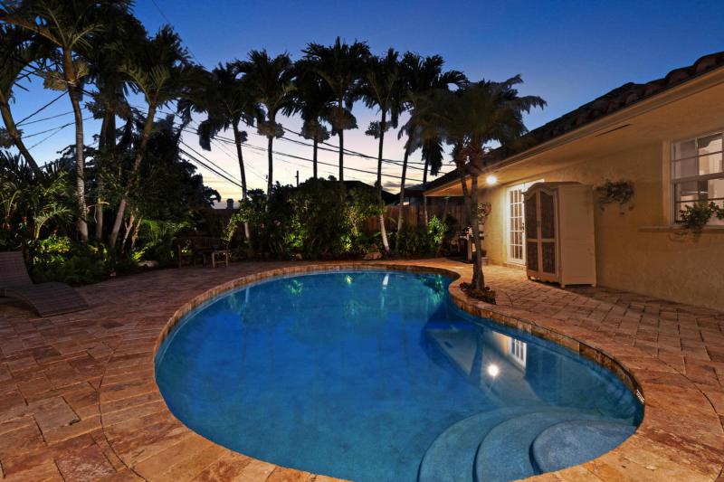  Single Family Homes Photo 60:  Fort Lauderdale,  FL 33308