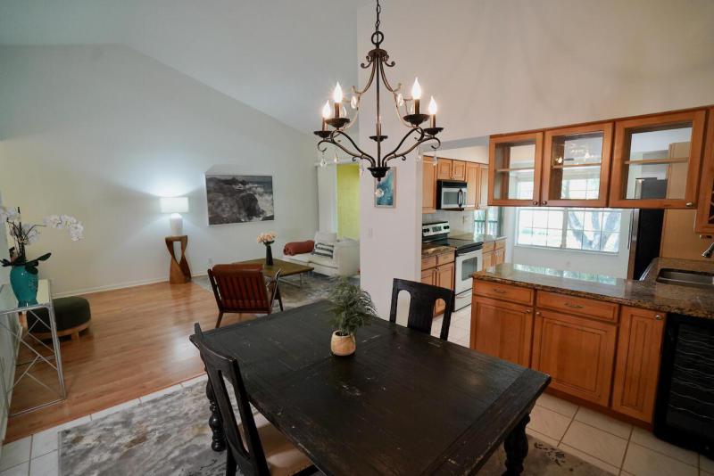  Condo & Townhome Photos