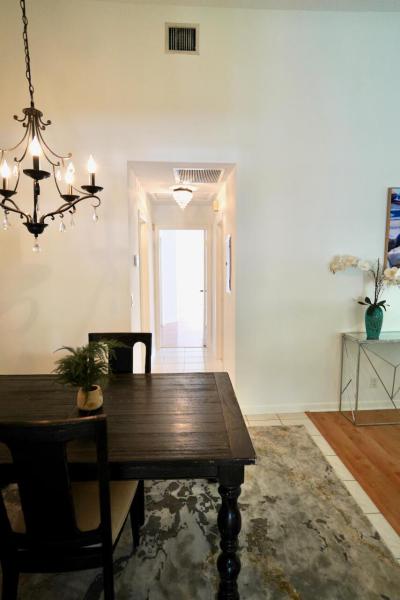  Condo & Townhome Photos