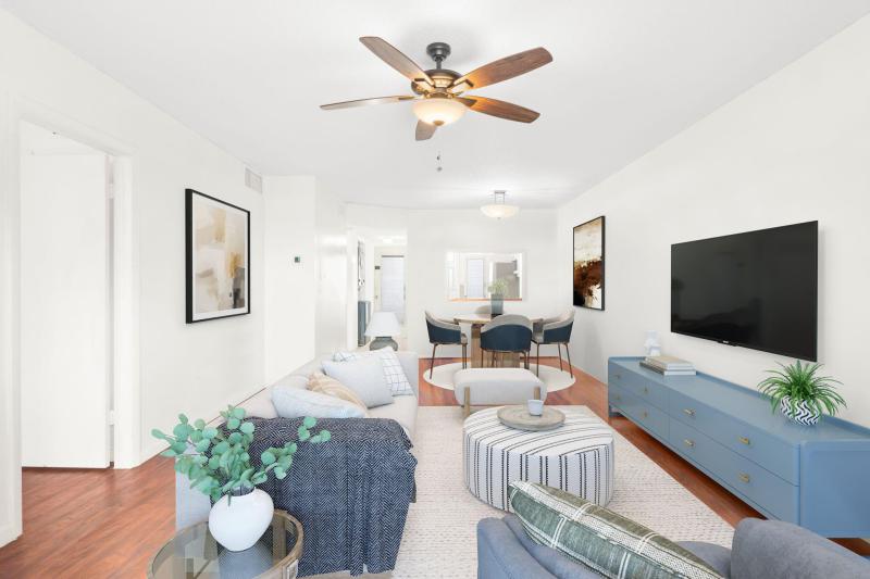  Condo & Townhome Photos
