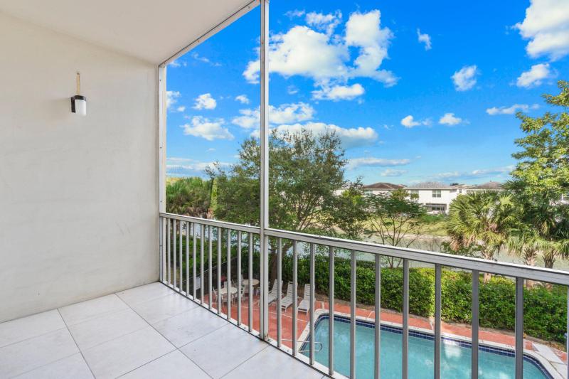  Condo & Townhome Photos
