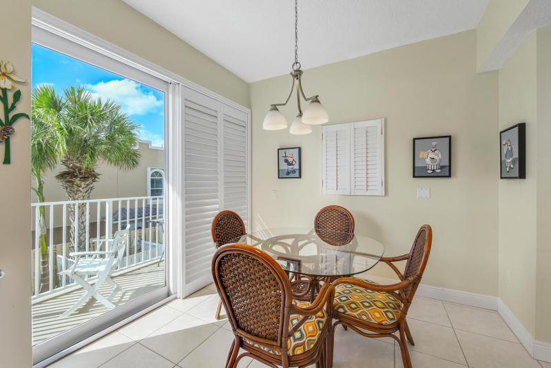  Condo & Townhome Photos